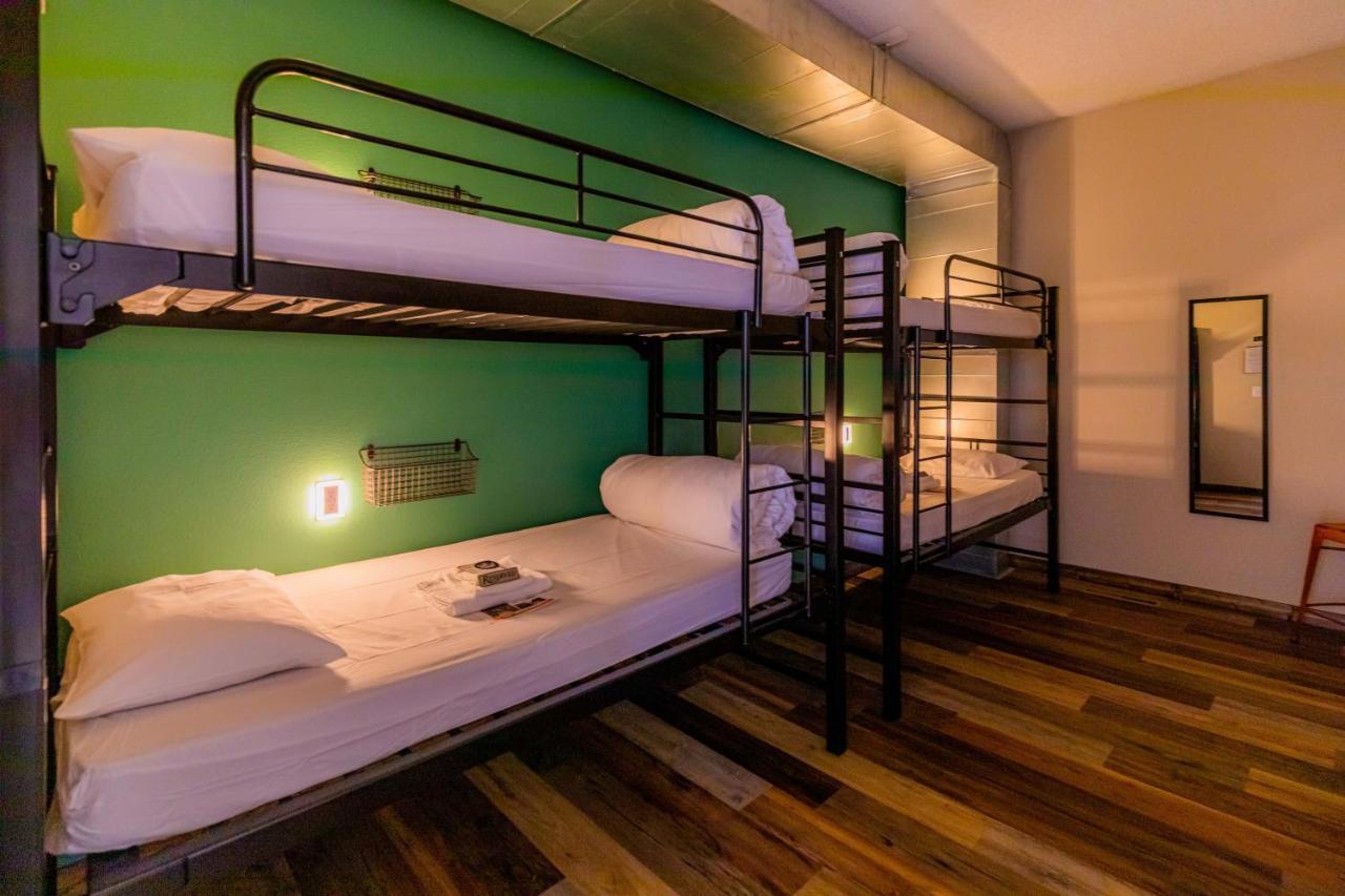 Pintler'S Portal Hostel Anaconda Ngoại thất bức ảnh