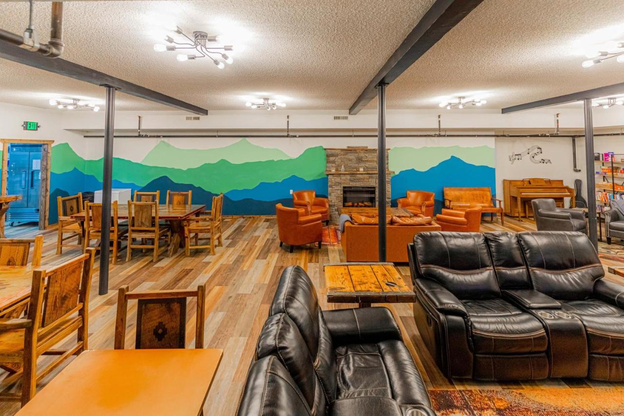 Pintler'S Portal Hostel Anaconda Ngoại thất bức ảnh