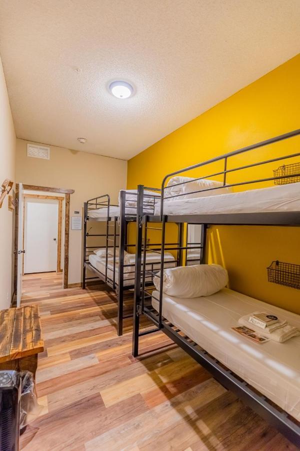 Pintler'S Portal Hostel Anaconda Ngoại thất bức ảnh