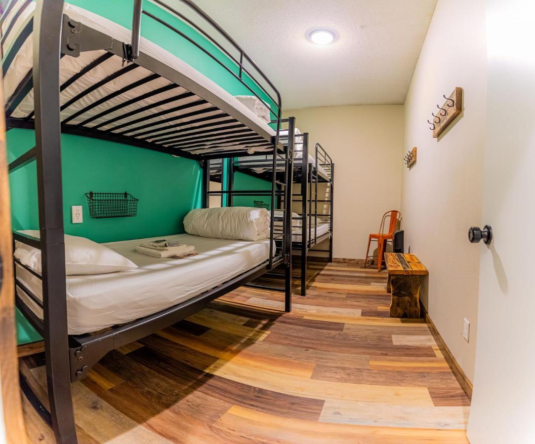 Pintler'S Portal Hostel Anaconda Ngoại thất bức ảnh