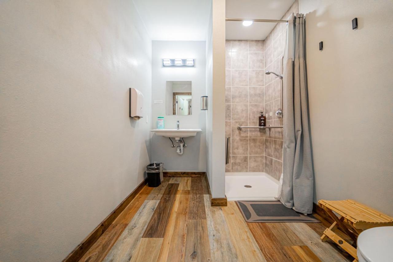 Pintler'S Portal Hostel Anaconda Ngoại thất bức ảnh